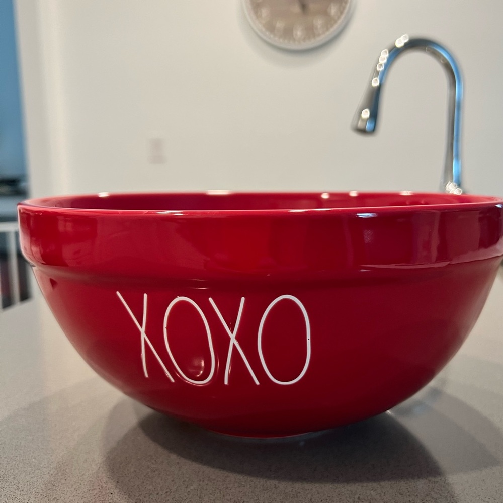 Rae Dunn XOXO Mixing Bowl